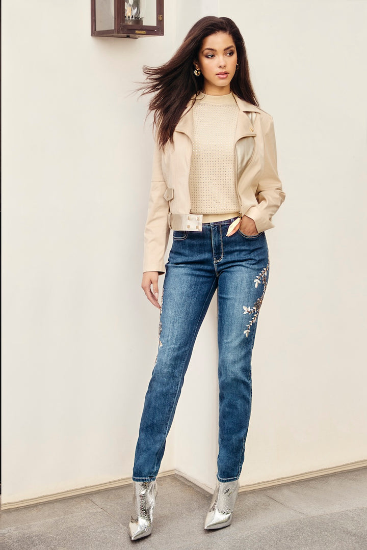 Le jean brodé de Frank Lyman / 243459U