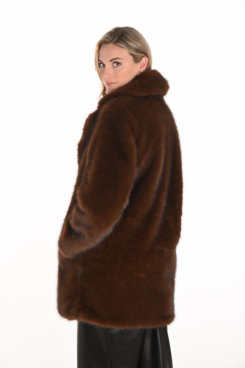 Le manteau en fausse fourrure Frank Lyman | 253836