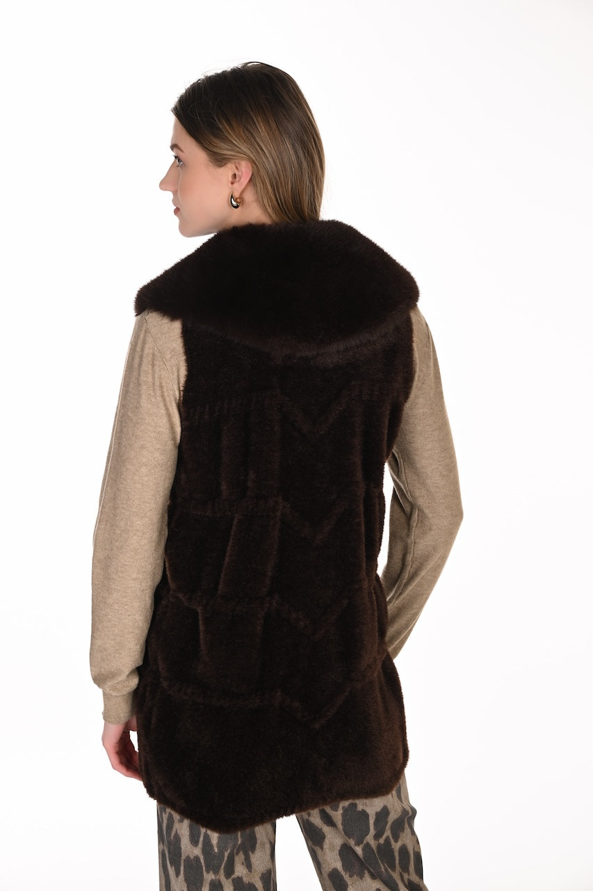 Le gilet sans manches en fausse fourrure Frank Lyman | 263704