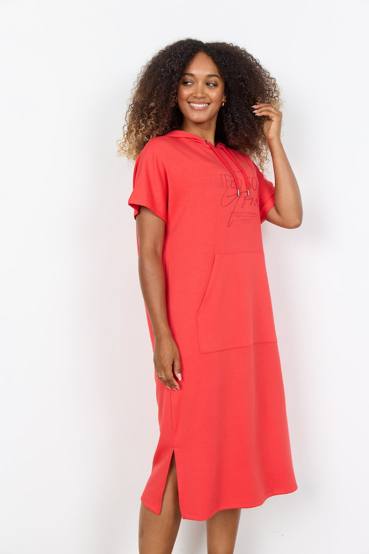 La robe décontractée à capuchon Soya Concept | 27586