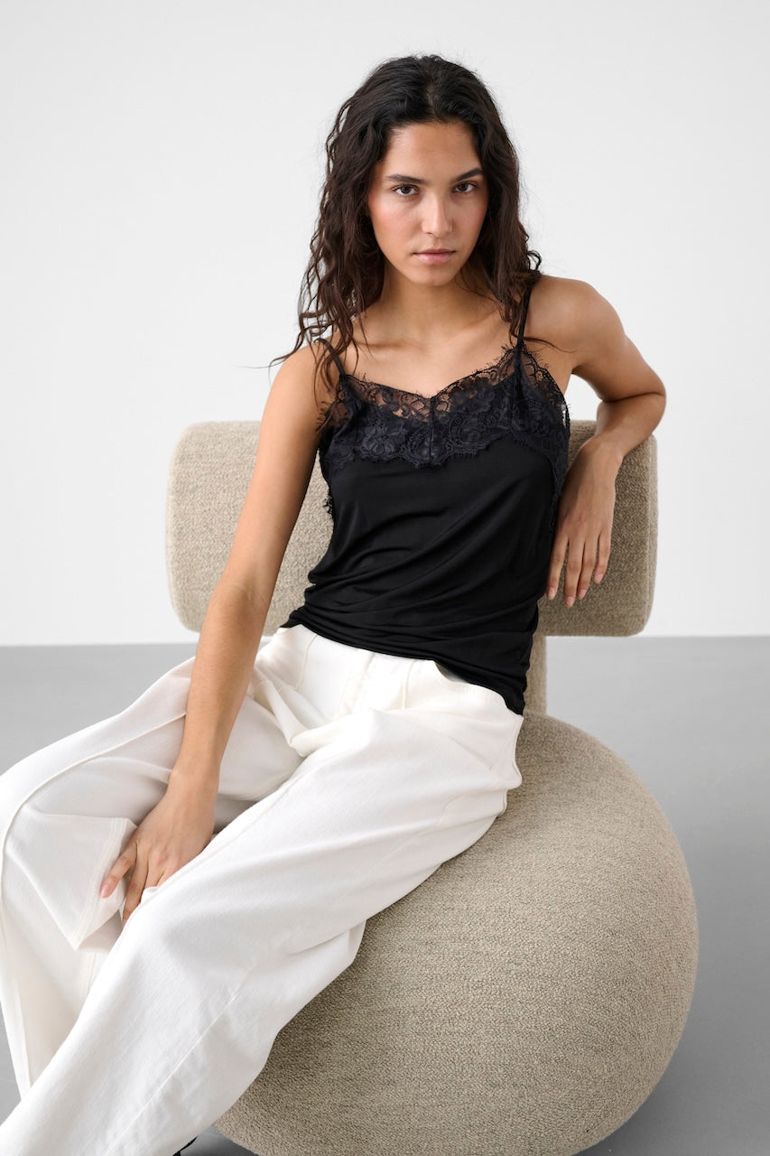 La camisole à dentelle Soaked | 30403547