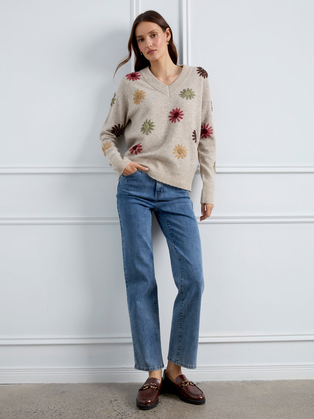 Le chandail brodé à fleurs Charlie B | C2853R-433C
