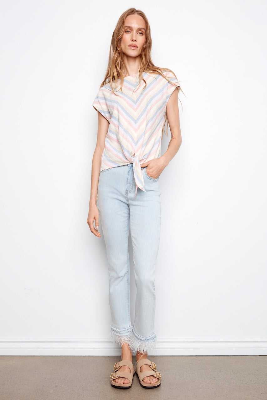 Le haut avec noeud à l'ourlet Charlie B. | C4271R-237C