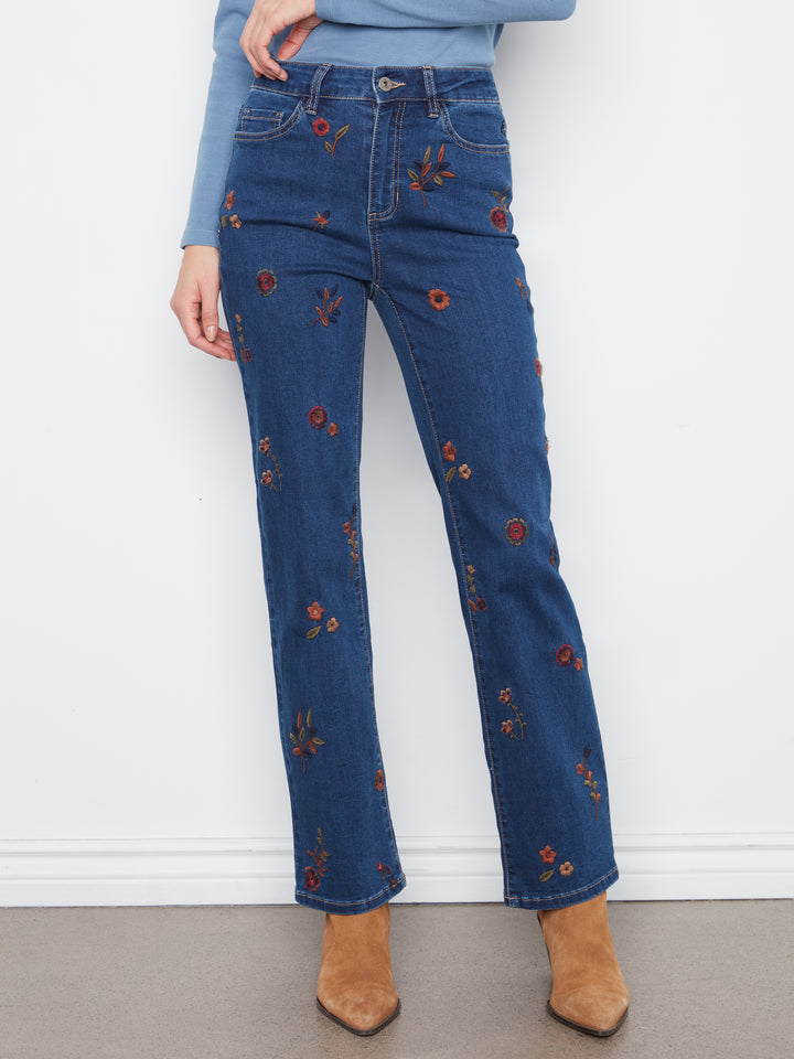 Le jean droit à broderies florales Charlie B | C5808-431A
