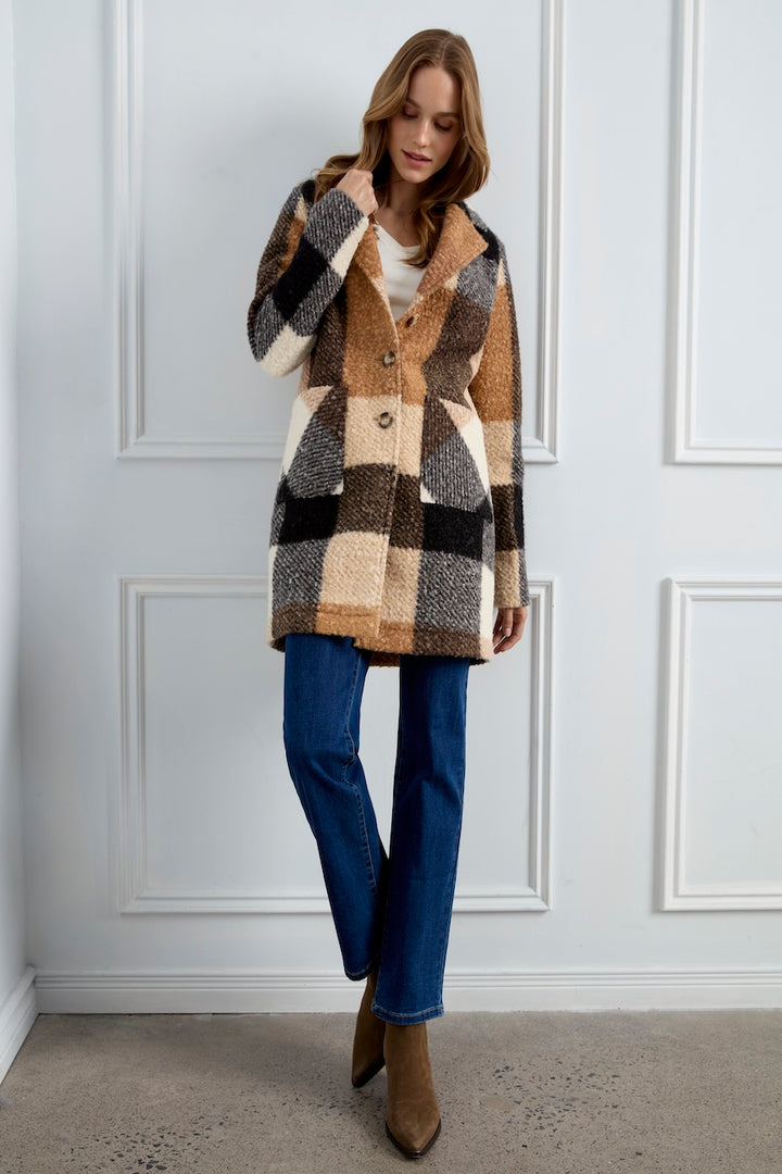 Le manteau à carreaux en bouclé Charlie B | C6141ZR-707B