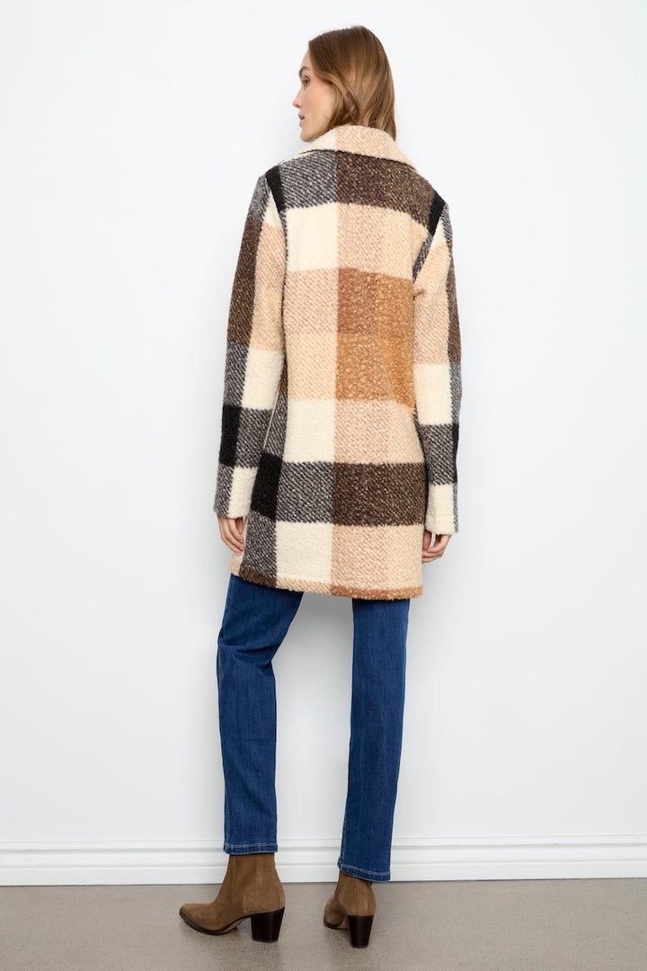 Le manteau à carreaux en bouclé Charlie B | C6141ZR-707B