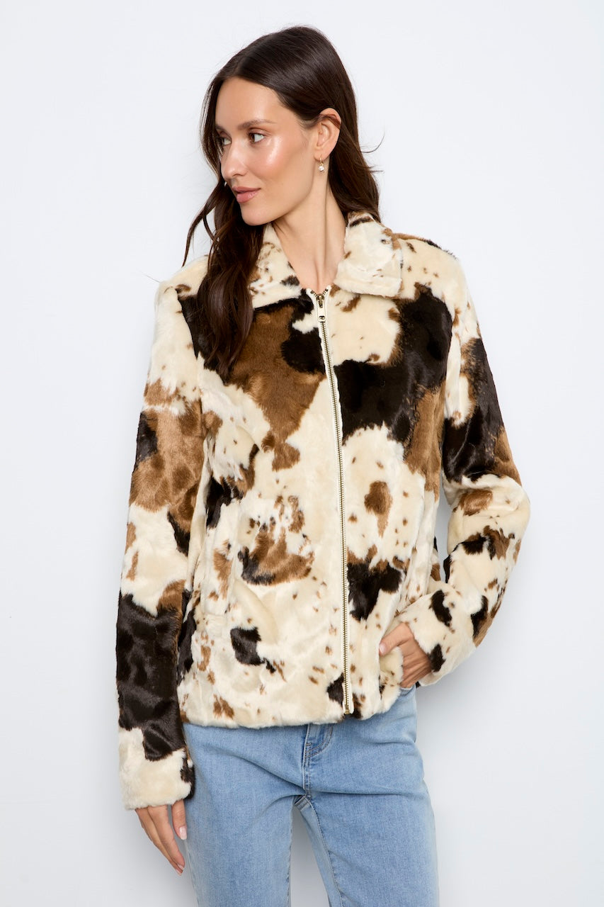 Le manteau en fausse fourrure motif vache Charlie B | C6441-788C