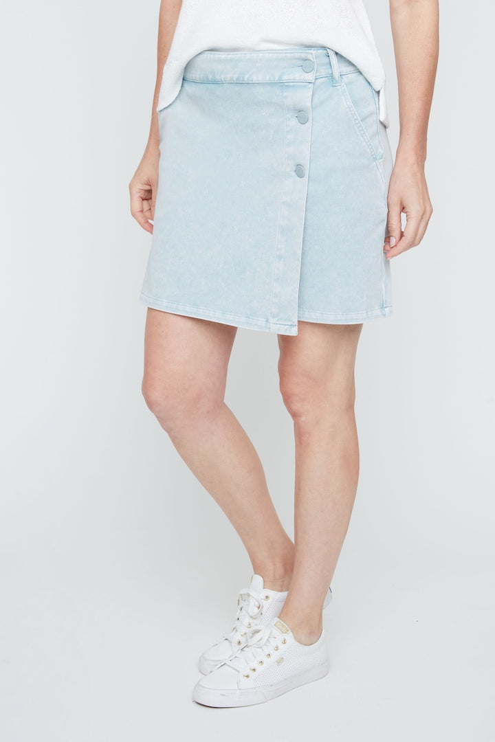 La jupe-short portefeuille de Renuar | R2546KD-E3020