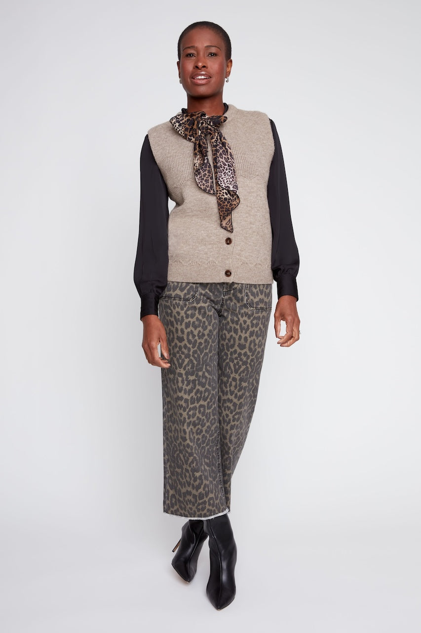 La veste en tricot avec foulard léopard Renuar | R6006-4481