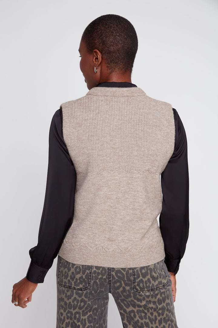 La veste en tricot avec foulard léopard Renuar | R6006-4481