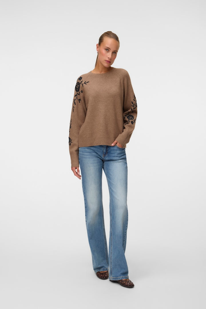 Le chandail brodé Vero Moda | 10351509