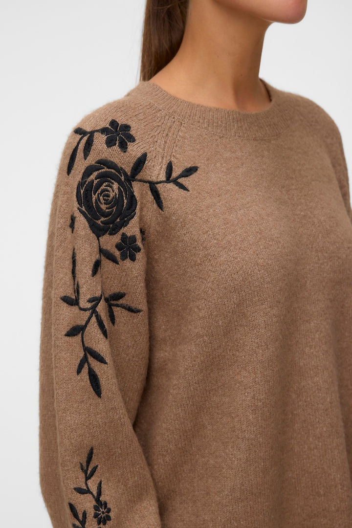 Le chandail brodé Vero Moda | 10351509