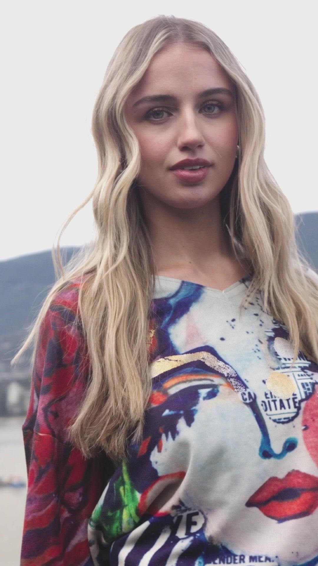 Le pull imprimé abstrait Frank Lyman | 253816